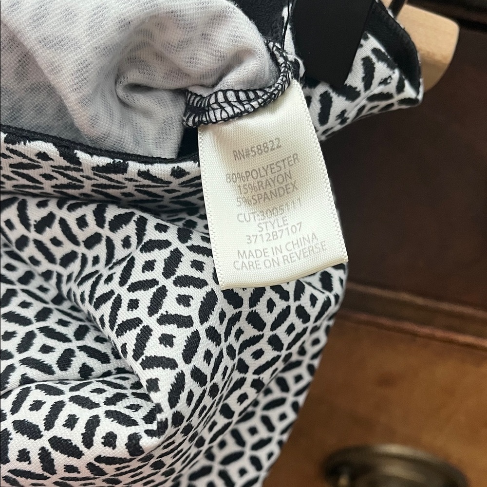 Max Studio Monochrome  Dress Pants - Picture 5 of 6
